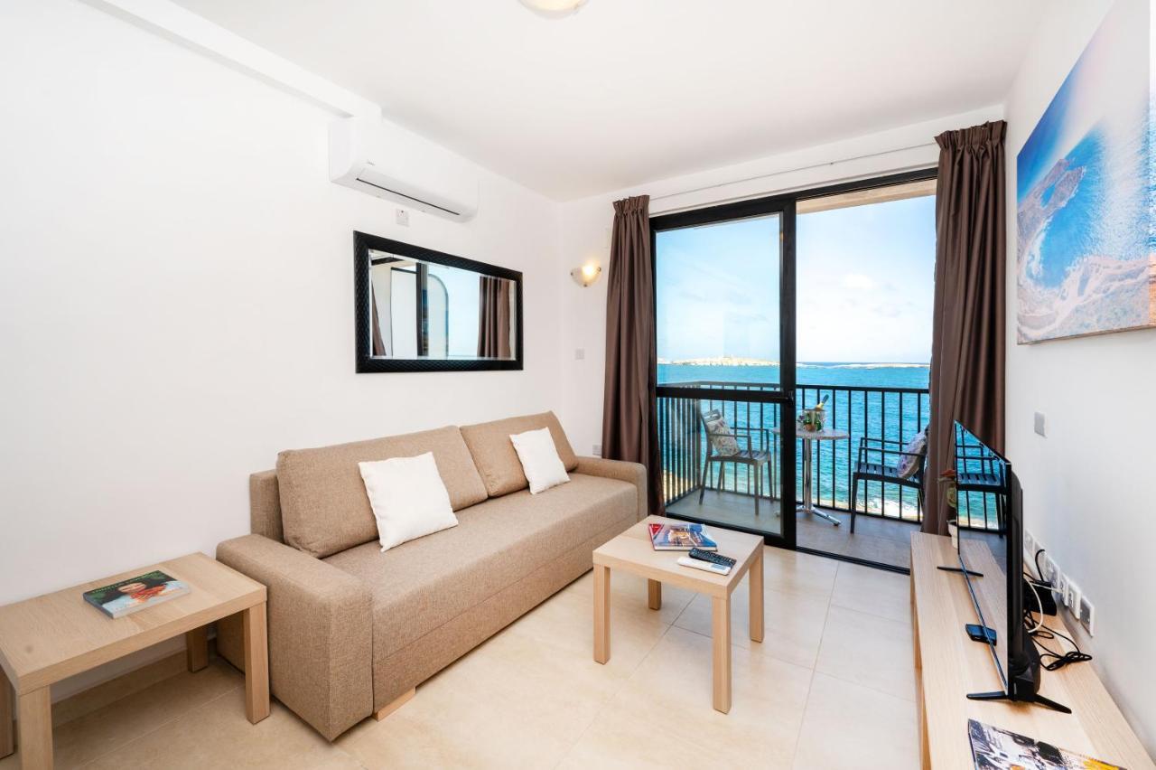 Islet Promenade Seafront Family Apartment With 2 Balconies By Getawaysmalta Сент-Полс-Бей Экстерьер фото